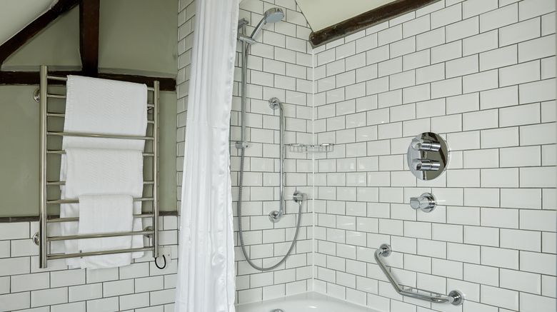<b>Red Lion Hotel Adderbury Room</b>. Images powered by <a href="https://www.leonardoworldwide.com/" title="Leonardo Worldwide" target="_blank">Leonardo</a>.