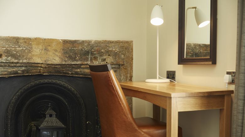 <b>Red Lion Hotel Adderbury Room</b>. Images powered by <a href="https://www.leonardoworldwide.com/" title="Leonardo Worldwide" target="_blank">Leonardo</a>.