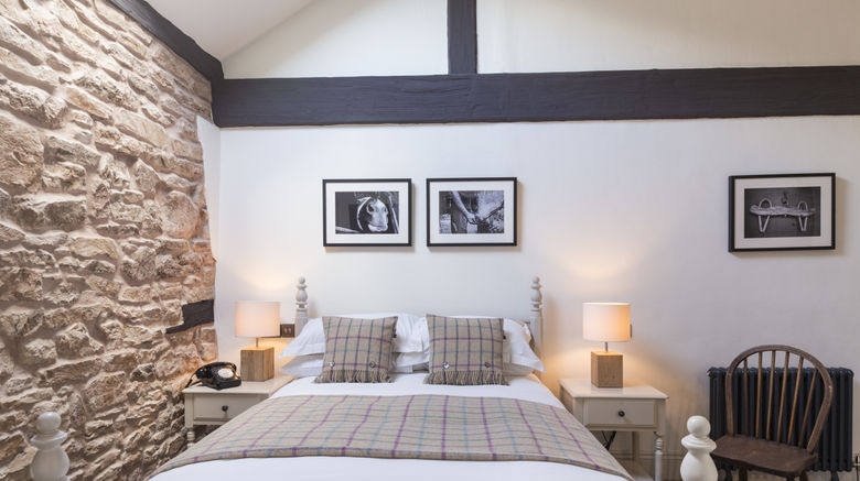 <b>Tudor Farmhouse Hotel Suite</b>. Images powered by <a href="https://www.leonardoworldwide.com/" title="Leonardo Worldwide" target="_blank">Leonardo</a>.