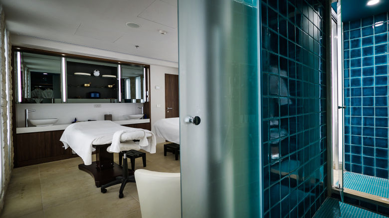 <b>Elma Arts Complex Luxury Hotel Room</b>. Images powered by <a href="https://www.leonardoworldwide.com/" title="Leonardo Worldwide" target="_blank">Leonardo</a>.