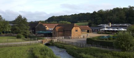Tewin Bury Farm Hotel Exterior