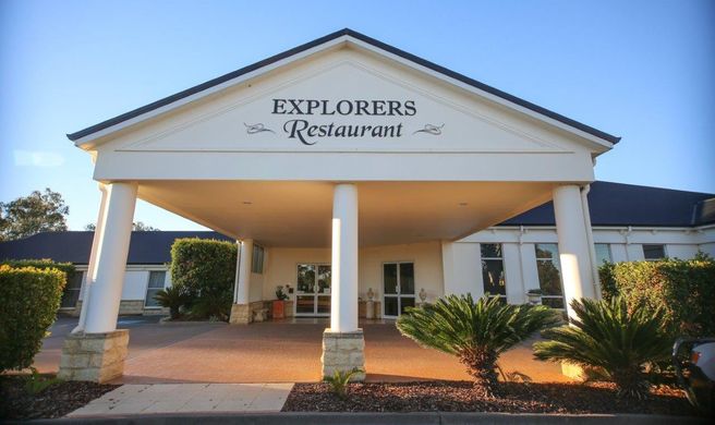 Roma Explorers Inn Exterior