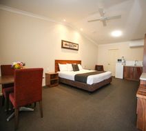 Roma Explorers Inn Room