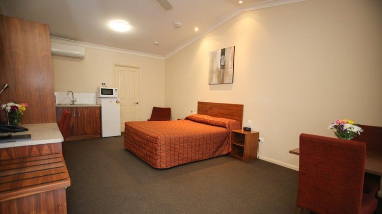 Roma Explorers Inn Room