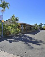 Smart Motels Bert Hinkler