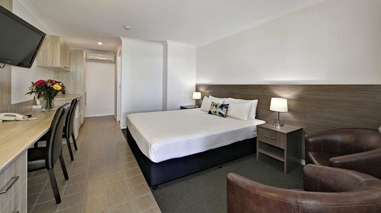 Smart Motels Bert Hinkler Room