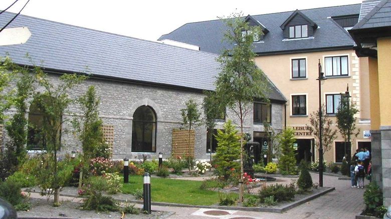 <b>Castlecourt Hotel Exterior</b>. Images powered by <a href="https://www.leonardoworldwide.com/" title="Leonardo Worldwide" target="_blank">Leonardo</a>.
