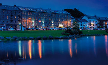 Westport Coast Hotel