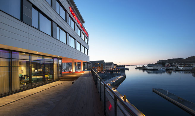 Thon Hotel Fosnavag Exterior