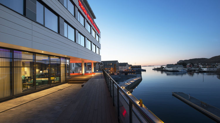 Thon Hotel Fosnavag Exterior