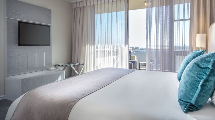 Lagoon Beach Hotel & Apartments Room