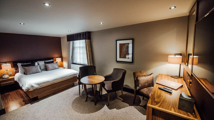 Busby Hotel Suite