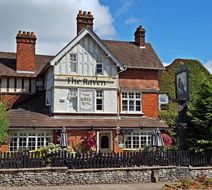 Raven Hotel Exterior