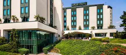 Cosmo Hotel Torri Exterior