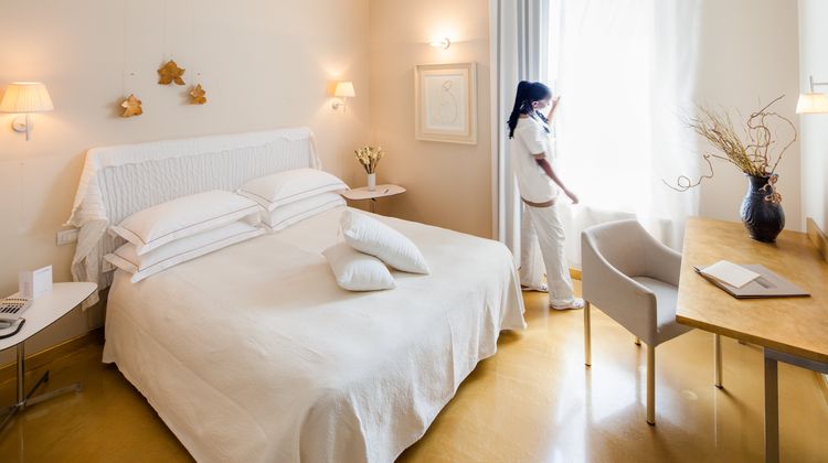 Cosmo Hotel Palace Suite