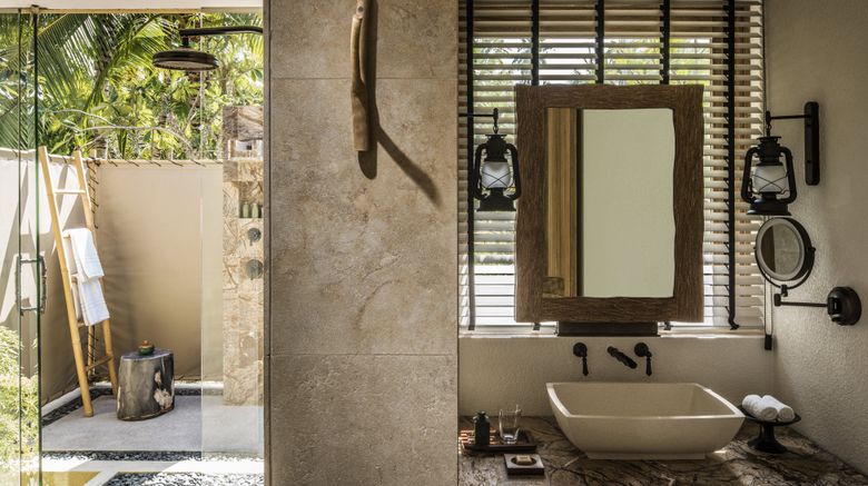 <b>Four Seasons Resort at Desroches Island Room</b>. Images powered by <a href="https://www.leonardoworldwide.com/" title="Leonardo Worldwide" target="_blank">Leonardo</a>.