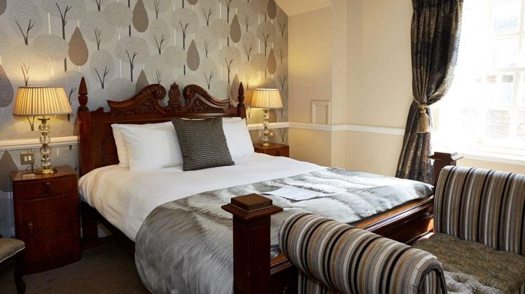 Saracens Head Hotel Room