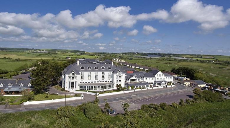 Garryvoe Hotel Exterior. Images powered by <a href="https://www.leonardoworldwide.com" target="_blank" rel="noopener">Leonardo</a>.