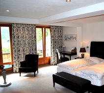 Waldhotel Doldenhorn Hotel Room