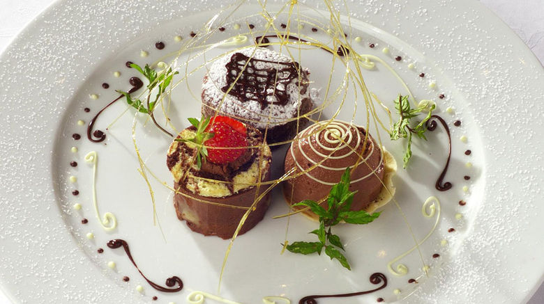 <b>Chateau de Montreuil Restaurant</b>. Images powered by <a href="https://www.leonardoworldwide.com/" title="Leonardo Worldwide" target="_blank">Leonardo</a>.