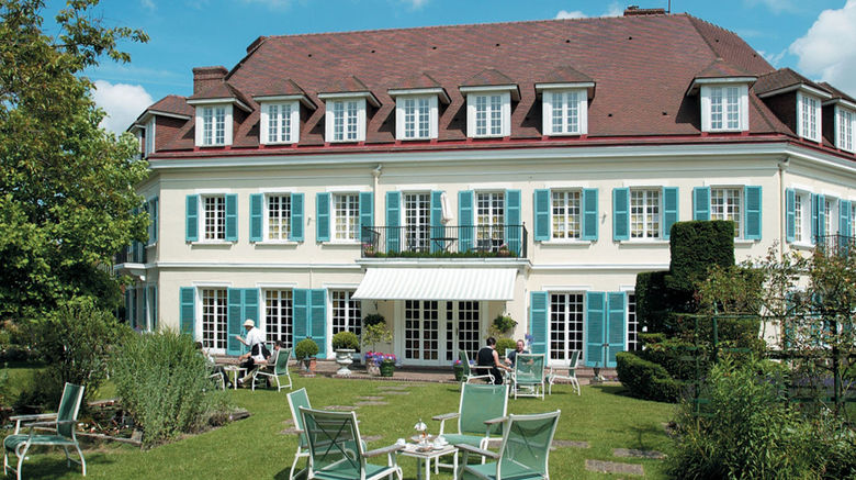 <b>Chateau de Montreuil Exterior</b>. Images powered by <a href="https://www.leonardoworldwide.com/" title="Leonardo Worldwide" target="_blank">Leonardo</a>.