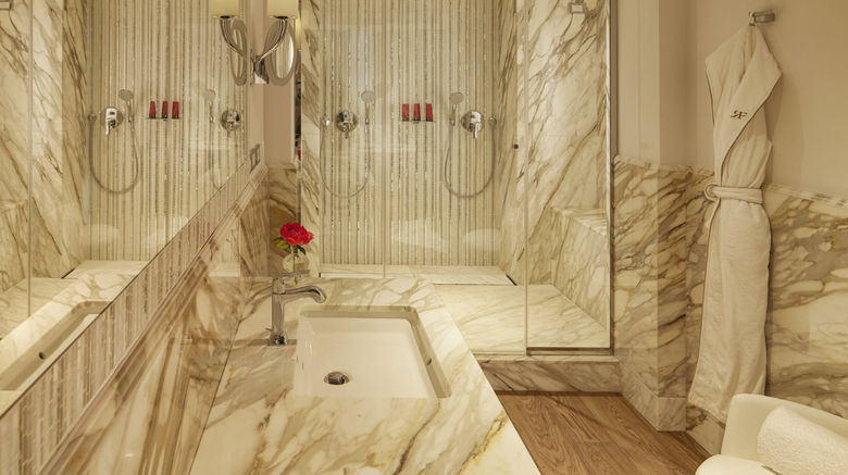 <b>Rocco Forte Hotel de Russie Room</b>. Images powered by <a href="https://www.leonardoworldwide.com/" title="Leonardo Worldwide" target="_blank">Leonardo</a>.