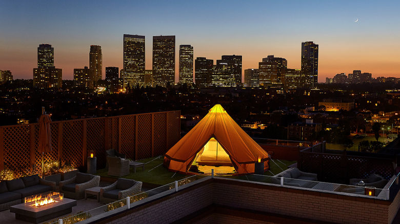 <b>Beverly Wilshire, A Four Seasons Hotel Suite</b>. Images powered by <a href="https://www.leonardoworldwide.com/" title="Leonardo Worldwide" target="_blank">Leonardo</a>.