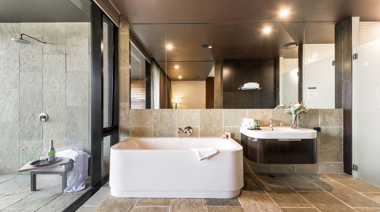 <b>Peppers Moonah Links Resort Mornington Room</b>. Images powered by <a href="https://www.leonardoworldwide.com/" title="Leonardo Worldwide" target="_blank">Leonardo</a>.