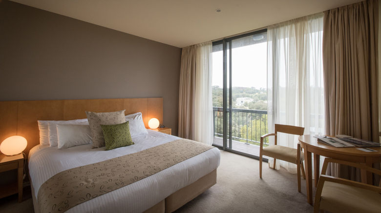 <b>Peppers Moonah Links Resort Mornington Room</b>. Images powered by <a href="https://www.leonardoworldwide.com/" title="Leonardo Worldwide" target="_blank">Leonardo</a>.