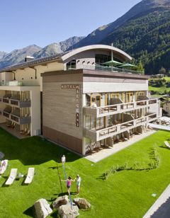 Bergland Design & Wellnesshotel Soelden