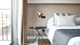 Nakar Hotel Room