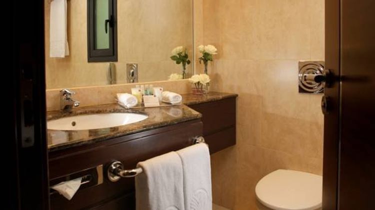 Raouche Arjaan by Rotana Room