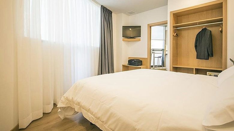 <b>Palacio de Aiete Room</b>. Images powered by <a href="https://www.leonardoworldwide.com/" title="Leonardo Worldwide" target="_blank">Leonardo</a>.