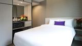 V Hotel Bencoolen Room