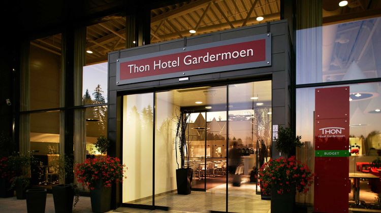 Thon Hotel Gardermoen Exterior