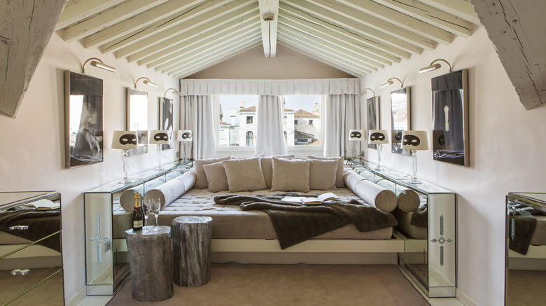 <b>Palazzina Grassi Suite</b>. Images powered by <a href="https://www.leonardoworldwide.com/" title="Leonardo Worldwide" target="_blank">Leonardo</a>.