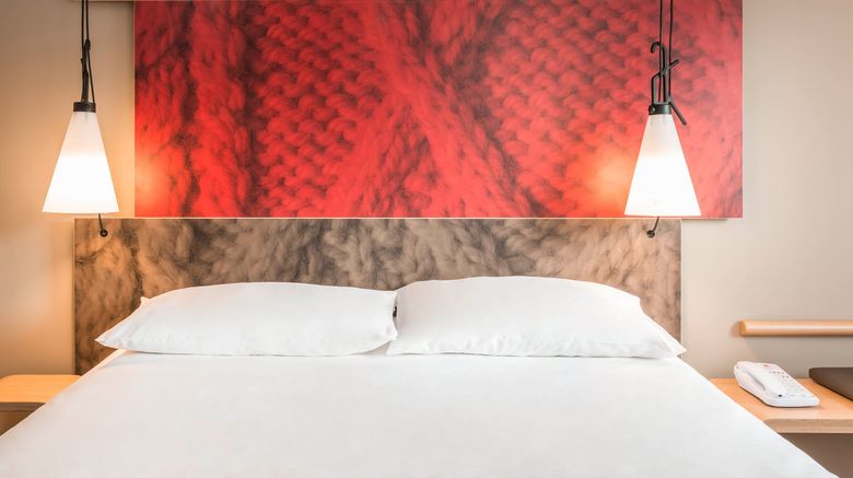<b>Ibis Geneve Centre Gare Room</b>. Images powered by <a href="https://www.leonardoworldwide.com/" title="Leonardo Worldwide" target="_blank">Leonardo</a>.