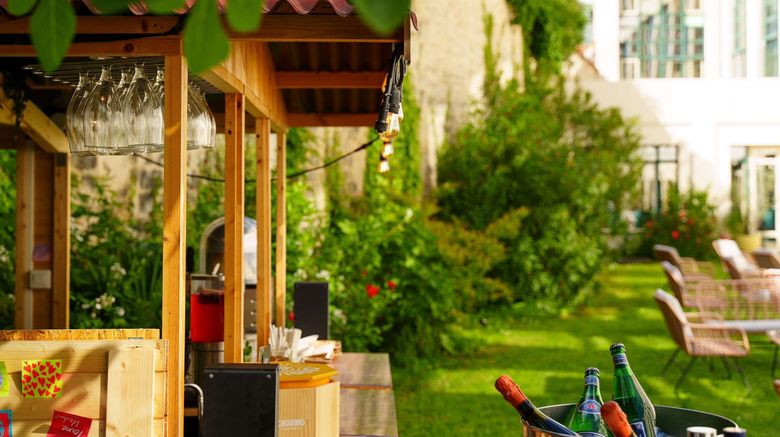 <b>Mercure Bordeaux Chateau Chartrons Exterior</b>. Images powered by <a href="https://leonardo.com/" title="Leonardo Worldwide" target="_blank">Leonardo</a>.