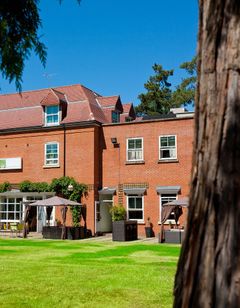 Pinewood Hotel