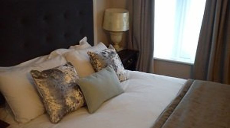 Royal Victoria Hotel Room