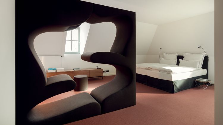 The Qvest Room