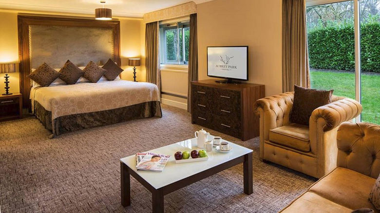 <b>Aubrey Park Hotel Suite</b>. Images powered by <a href="https://www.leonardoworldwide.com/" title="Leonardo Worldwide" target="_blank">Leonardo</a>.