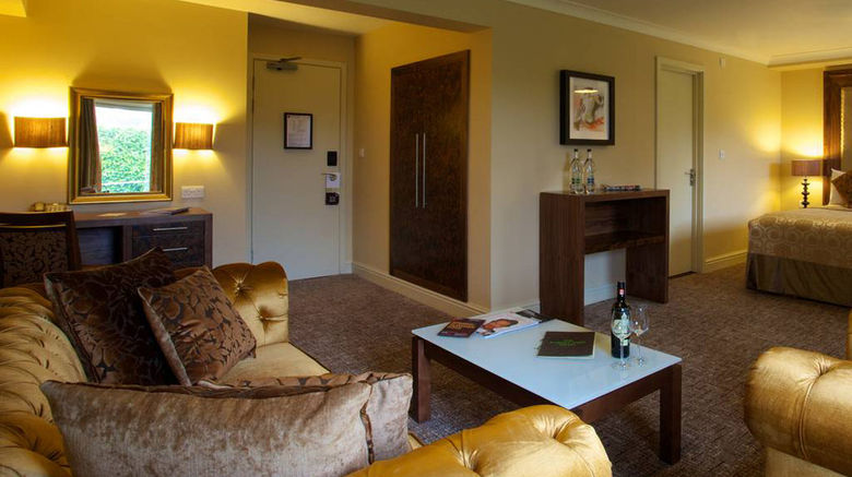<b>Aubrey Park Hotel Suite</b>. Images powered by <a href="https://www.leonardoworldwide.com/" title="Leonardo Worldwide" target="_blank">Leonardo</a>.