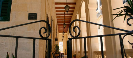 Palazzo Capua Exterior