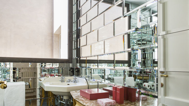 <b>G-Rough Luxury Suites Room</b>. Images powered by <a href="https://www.leonardoworldwide.com/" title="Leonardo Worldwide" target="_blank">Leonardo</a>.