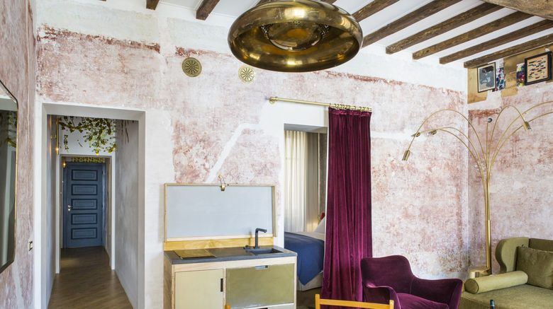 <b>G-Rough Luxury Suites Suite</b>. Images powered by <a href="https://www.leonardoworldwide.com/" title="Leonardo Worldwide" target="_blank">Leonardo</a>.