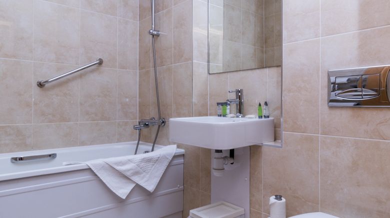 <b>Broc House Suites Room</b>. Images powered by <a href="https://www.leonardoworldwide.com/" title="Leonardo Worldwide" target="_blank">Leonardo</a>.