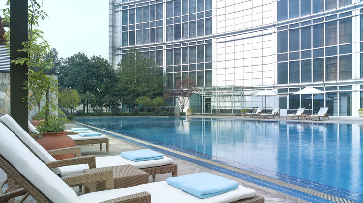New World Wuhan Hotel Pool