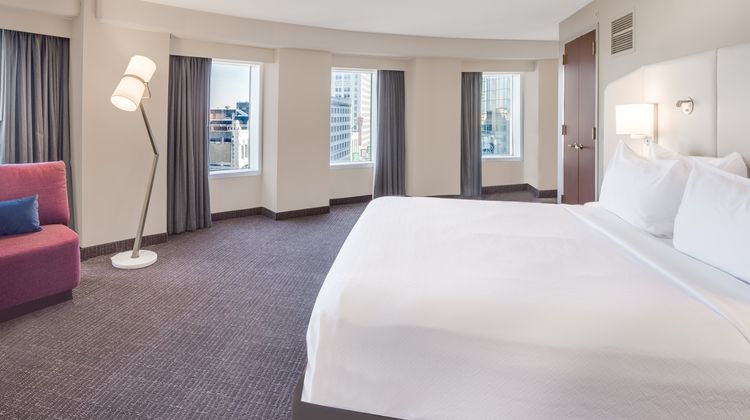 Crowne Plaza Cleveland at Playhouse Sq Room
