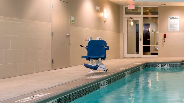 Holiday Inn Indianapolis Airport Pool